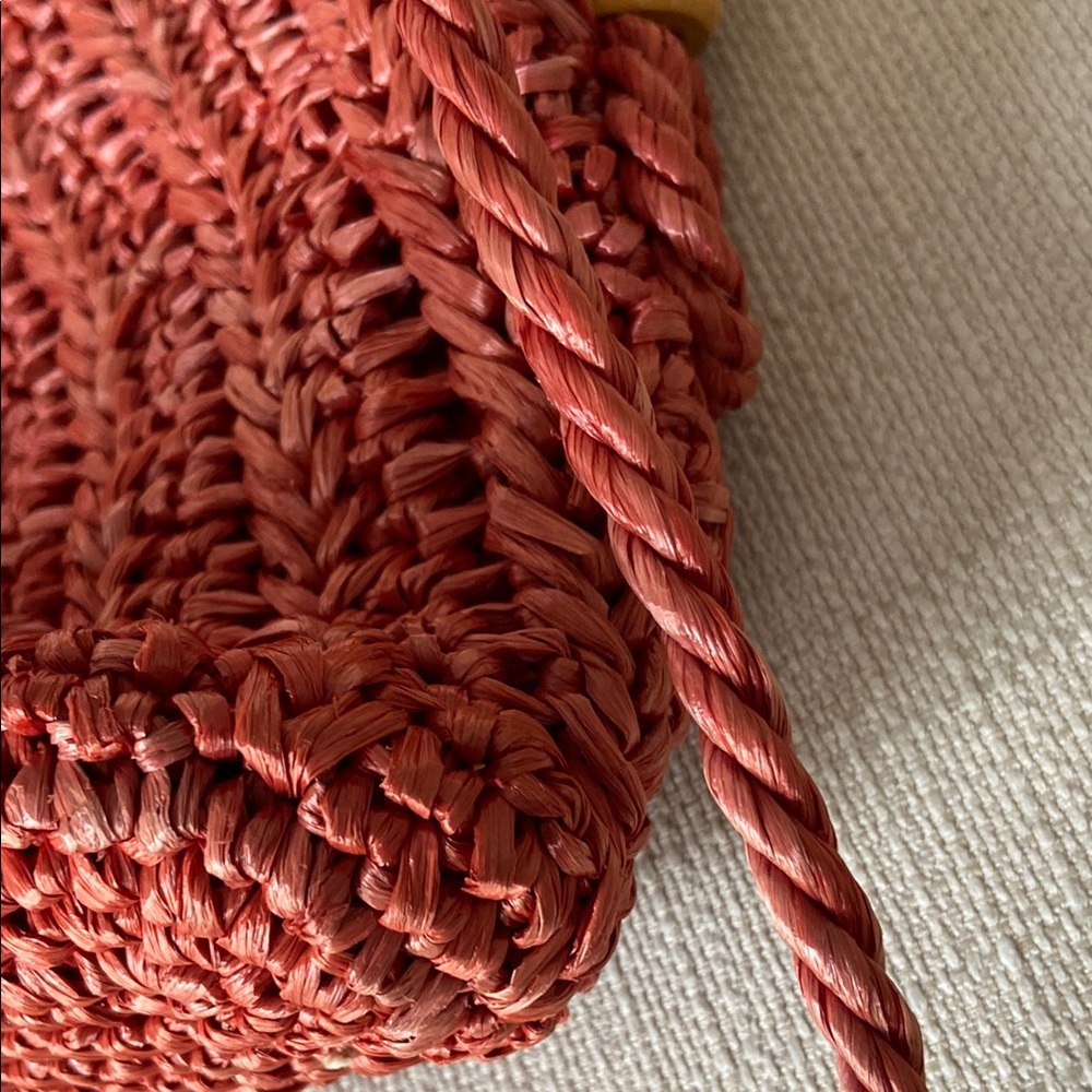 Woven Coral Straw Bag - Picture 4 of 10